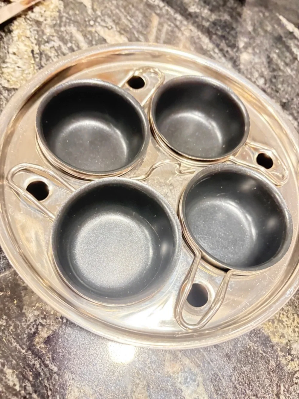 Williams Sonoma Induction stainless egg poacher. With lid. Removable cups.